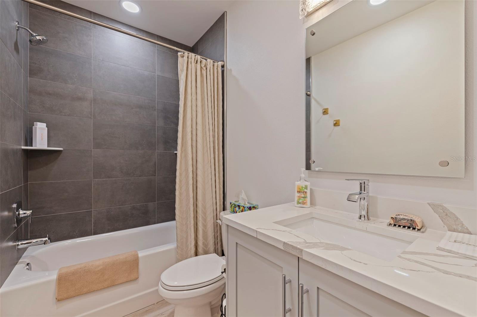 RESIDENCES AT TOWN CENTER CONDO - Residential Lease