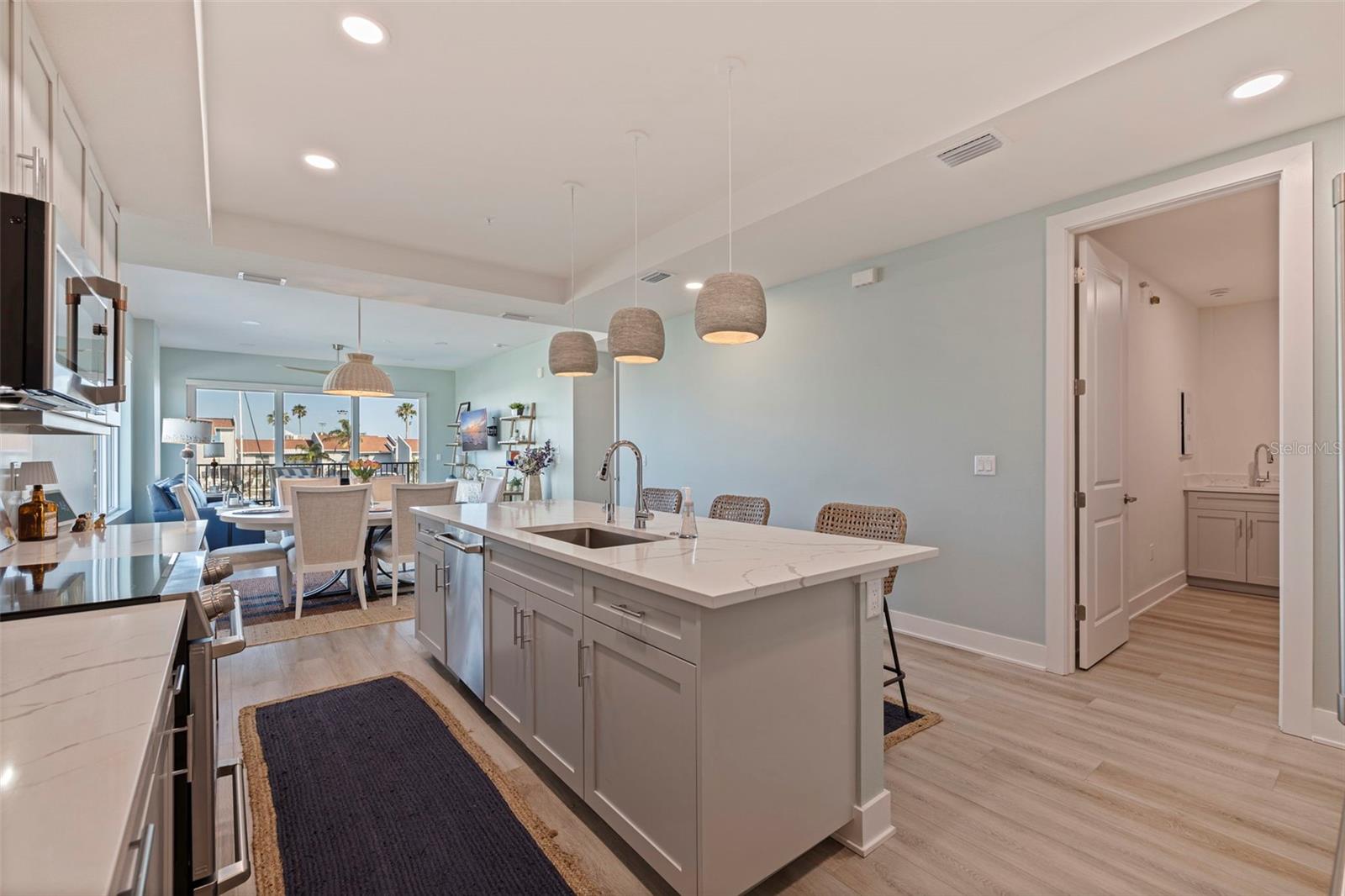 RESIDENCES AT TOWN CENTER CONDO - Residential Lease