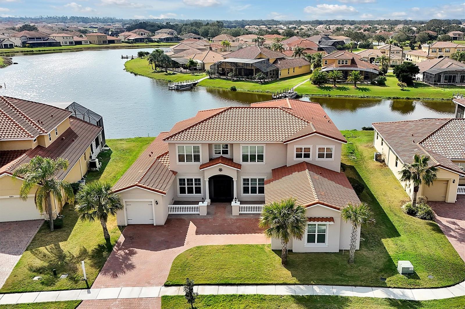 890 SPINNAKER WAY