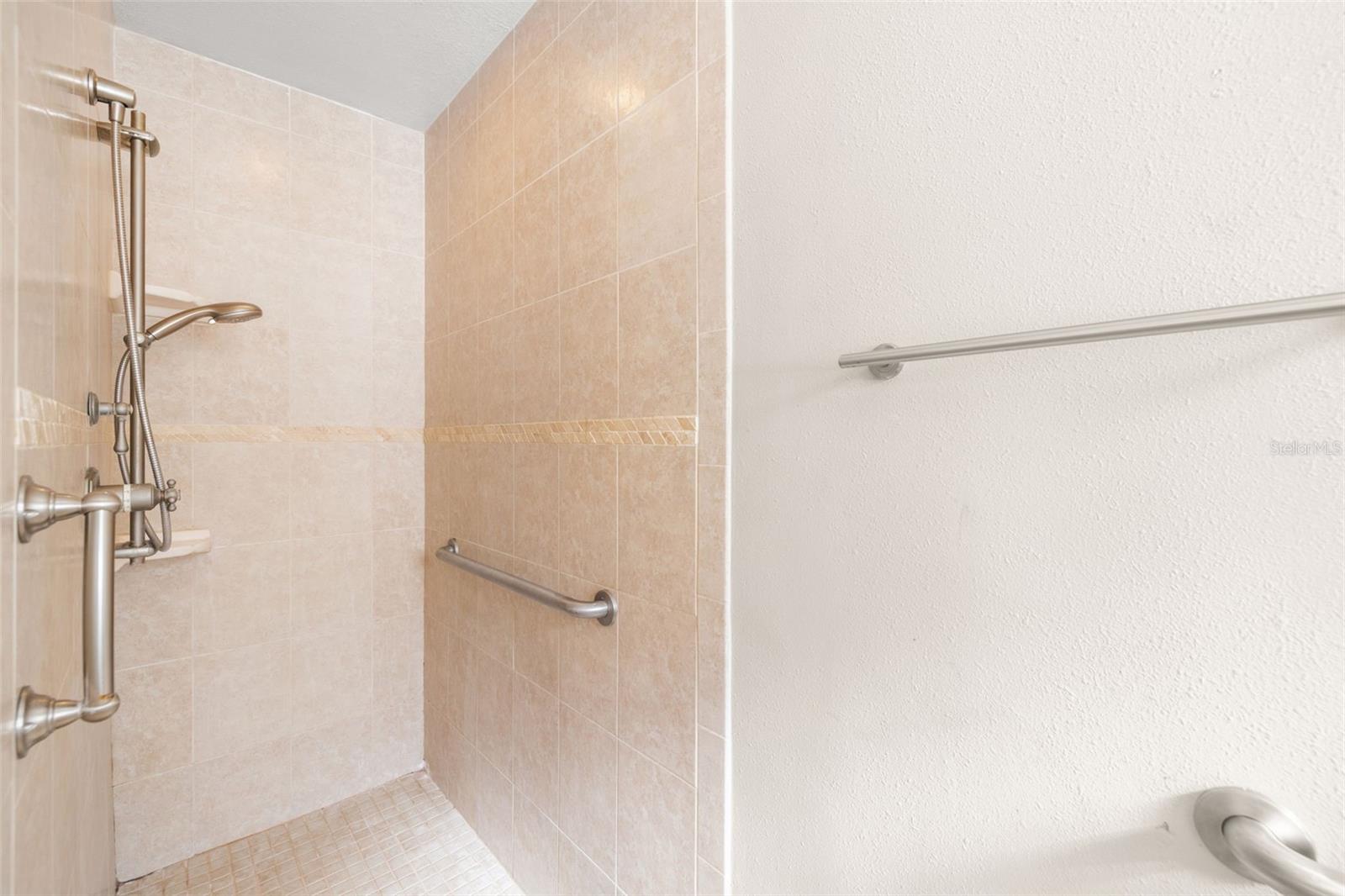 BAY PORT COLONY PH III UN 1 - Residential