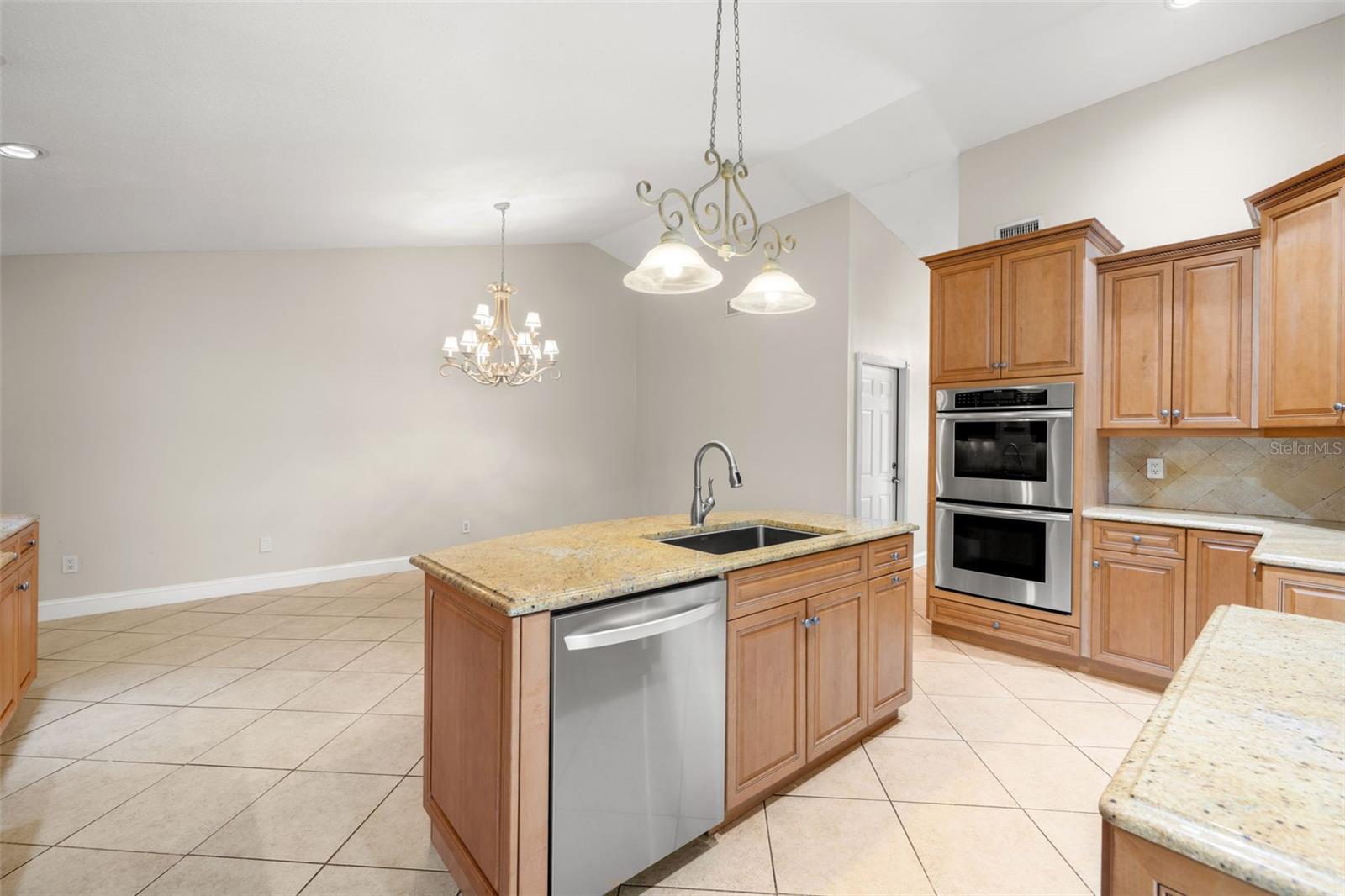 BAY PORT COLONY PH III UN 1 - Residential