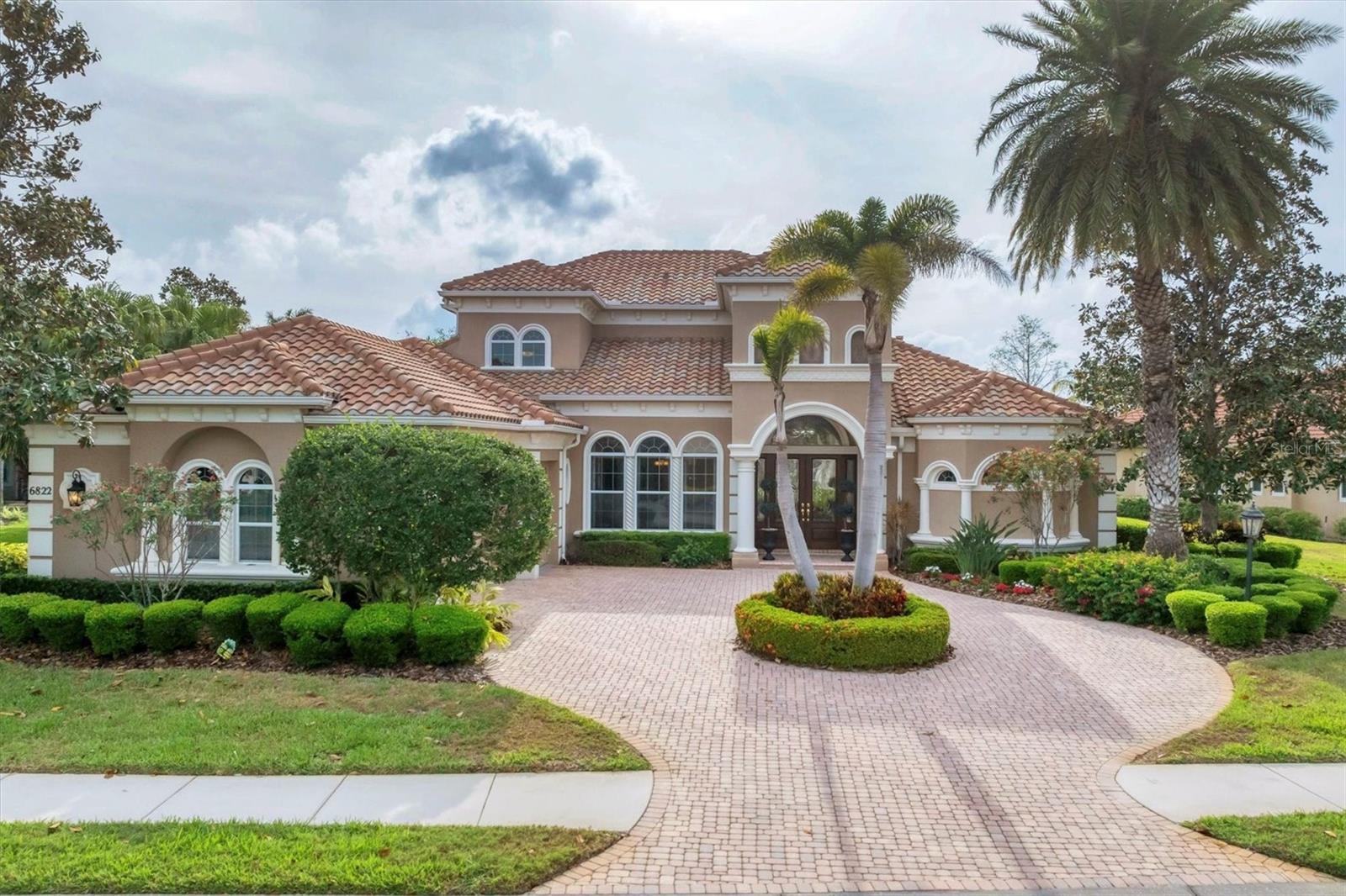 6822 DOMINION LANE