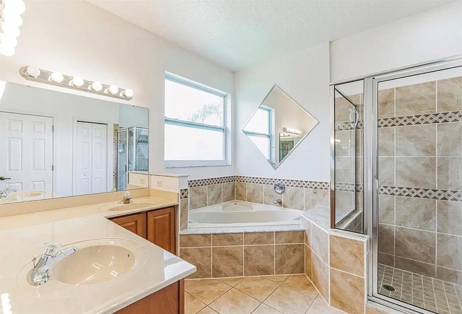 CANOE CREEK LAKES ADD - Residential Lease