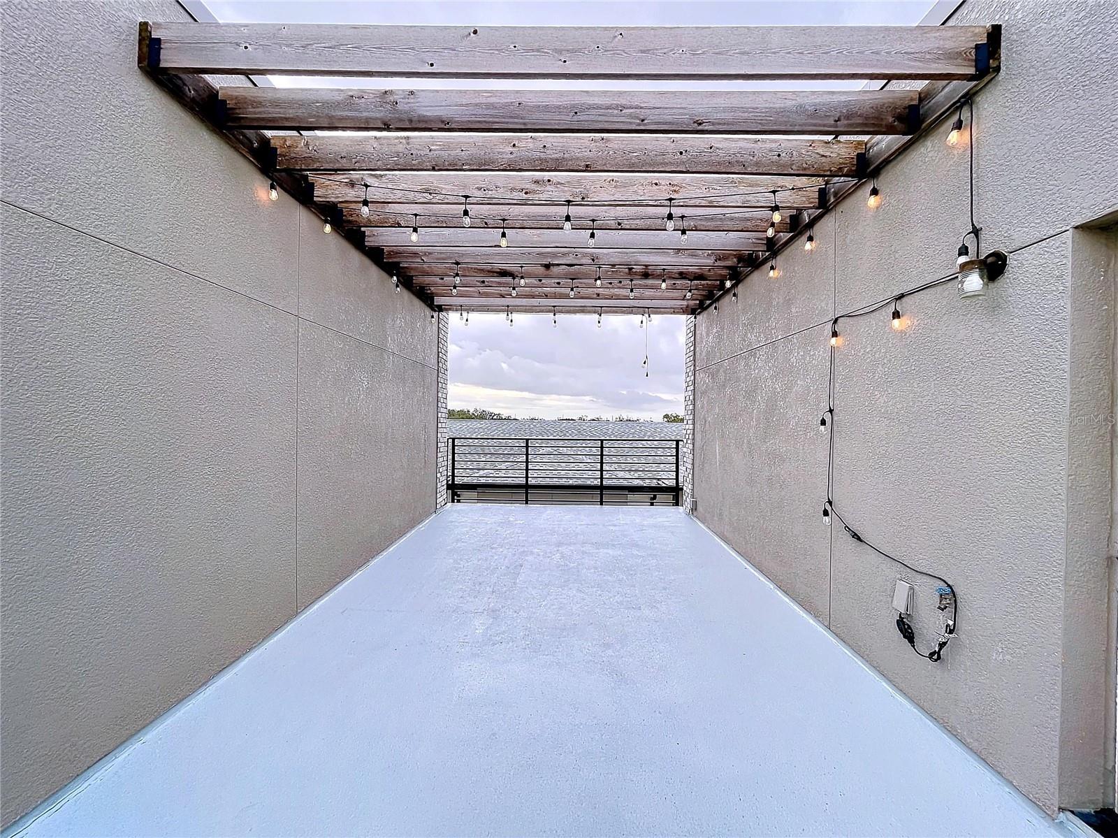 WESTSHORE VILLAGE TWNHMS - Residential