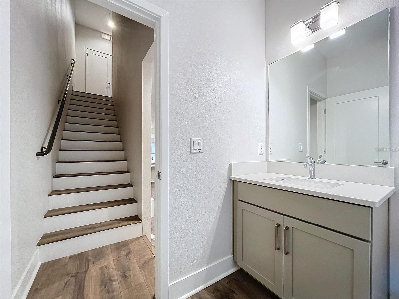 WESTSHORE VILLAGE TWNHMS - Residential