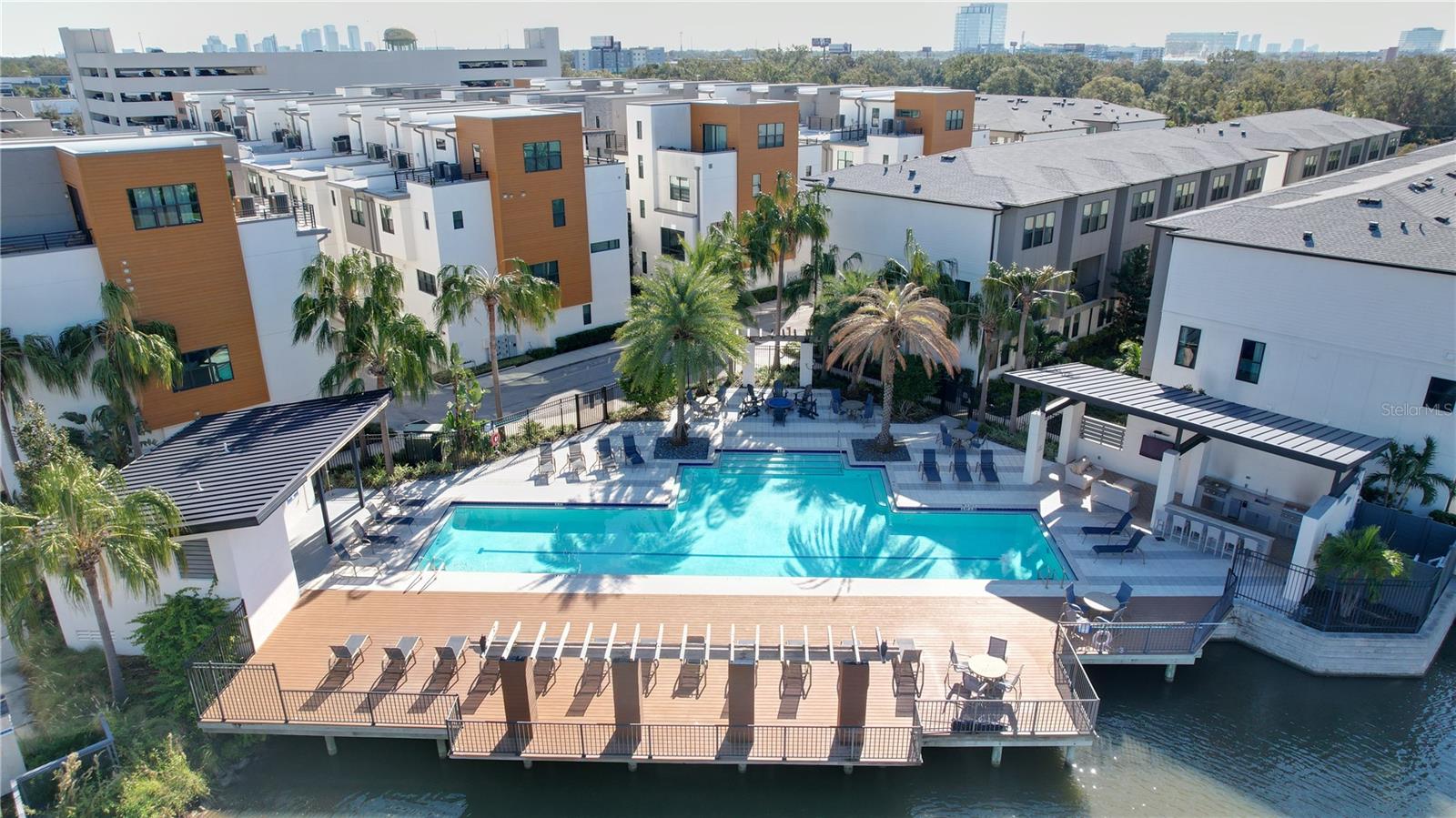 WESTSHORE VILLAGE TWNHMS - Residential