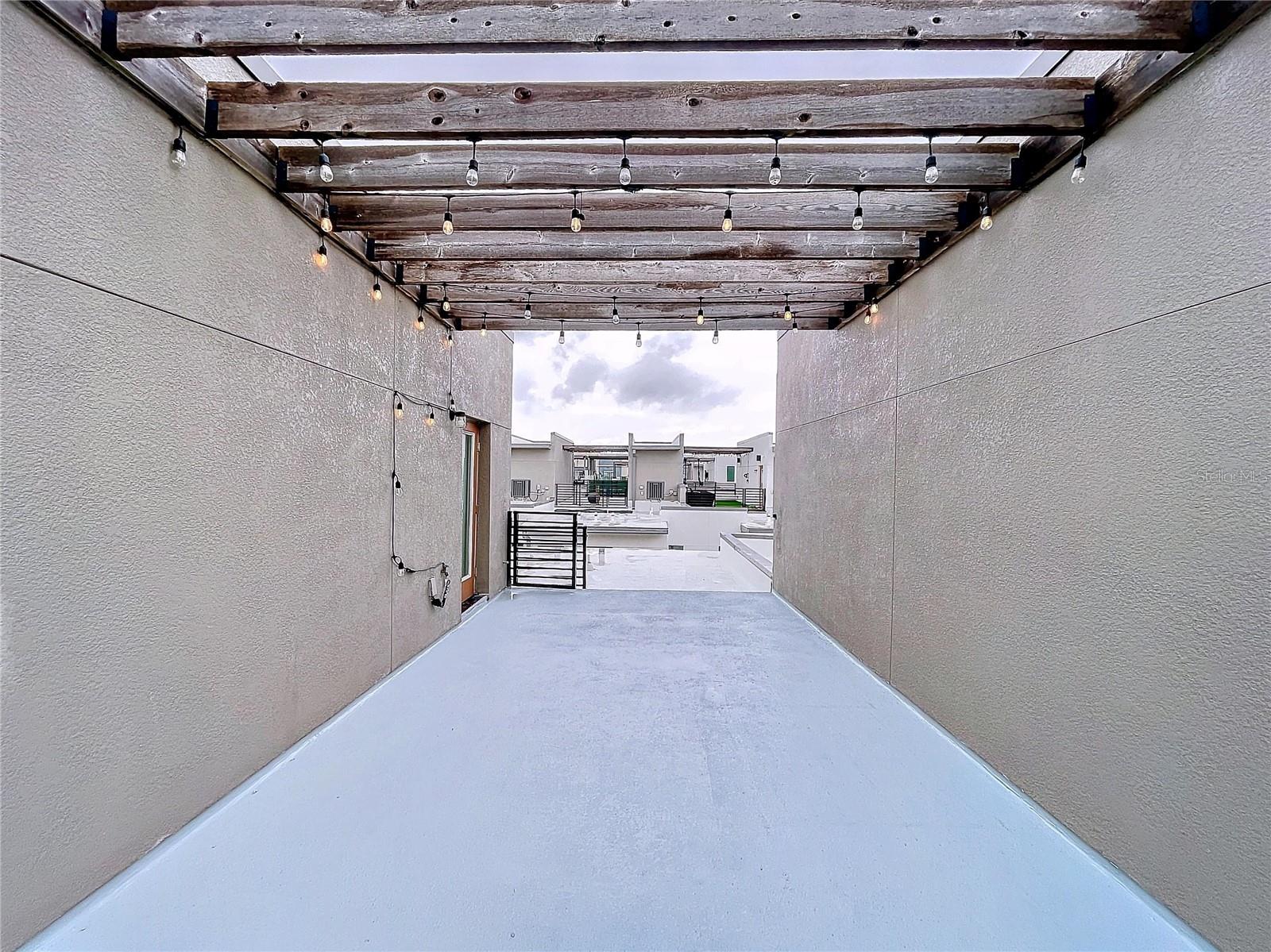 WESTSHORE VILLAGE TWNHMS - Residential