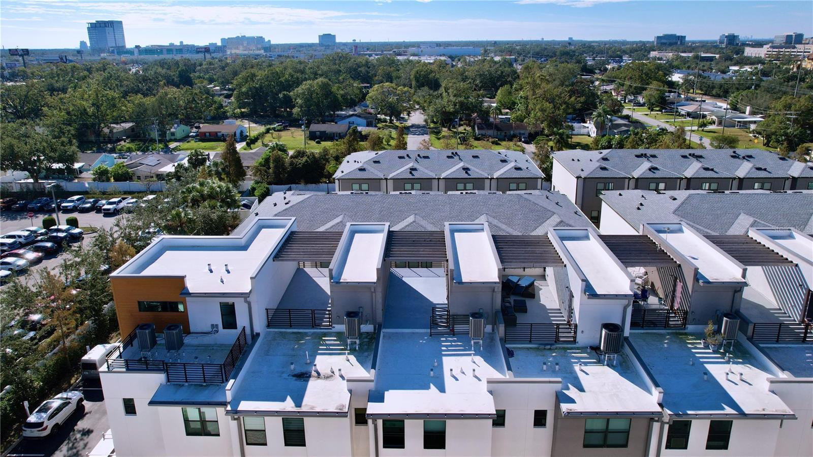 WESTSHORE VILLAGE TWNHMS - Residential