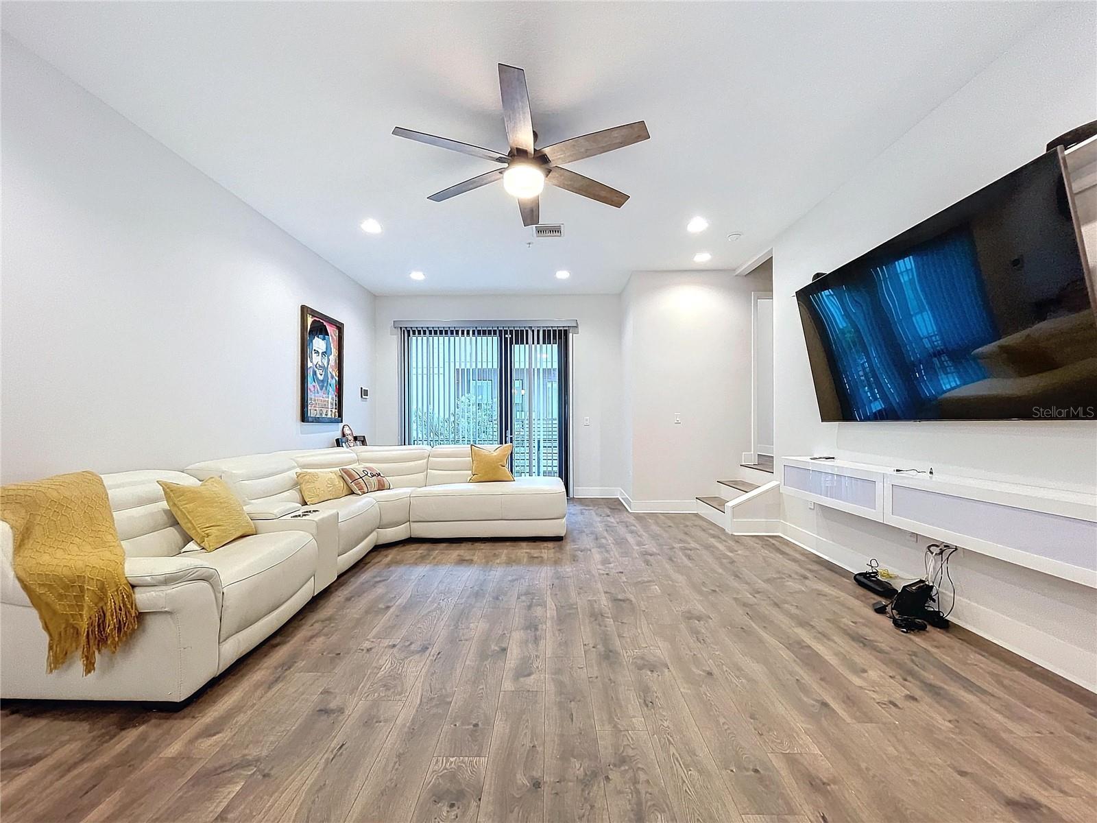 WESTSHORE VILLAGE TWNHMS - Residential