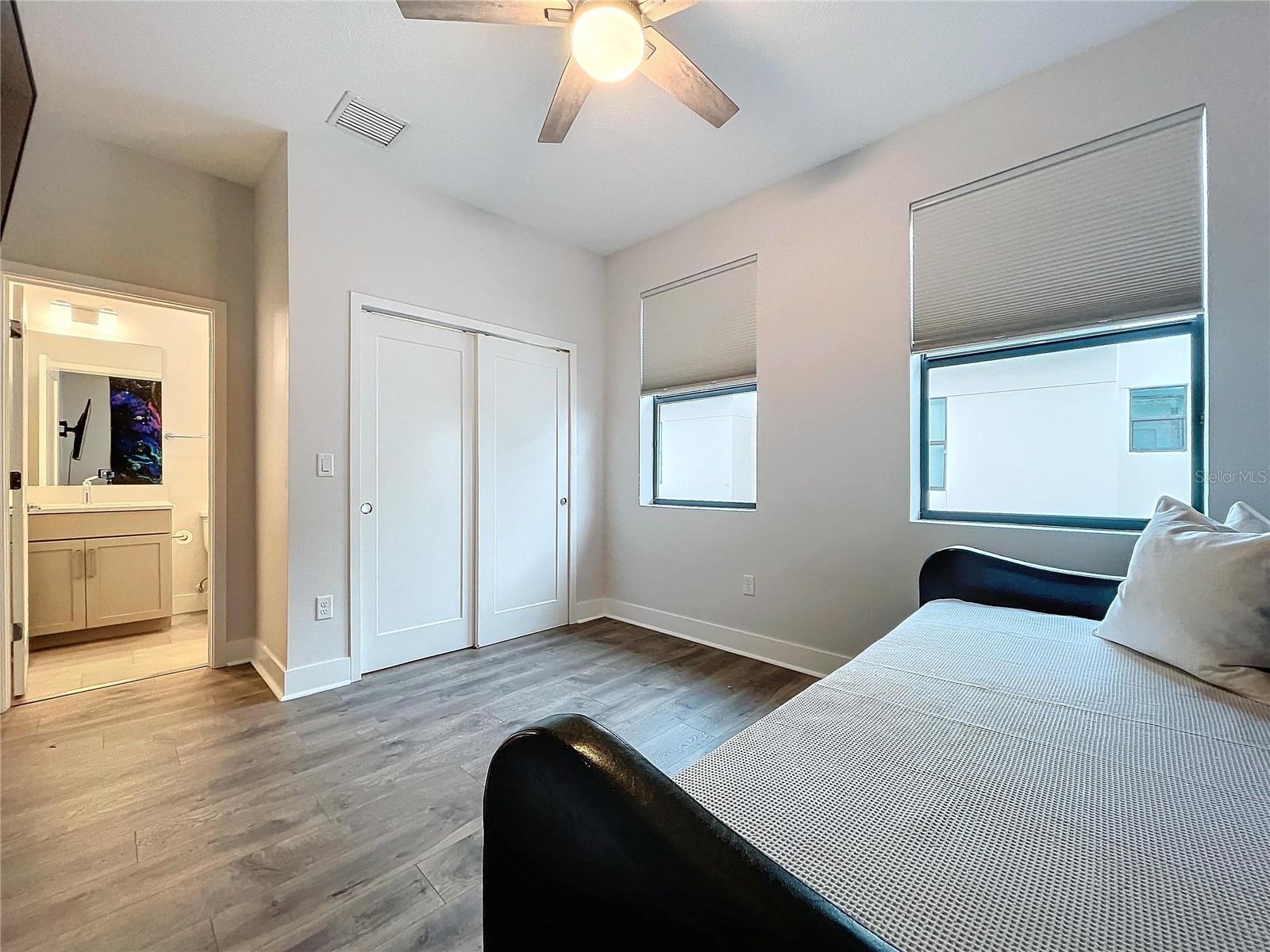 WESTSHORE VILLAGE TWNHMS - Residential