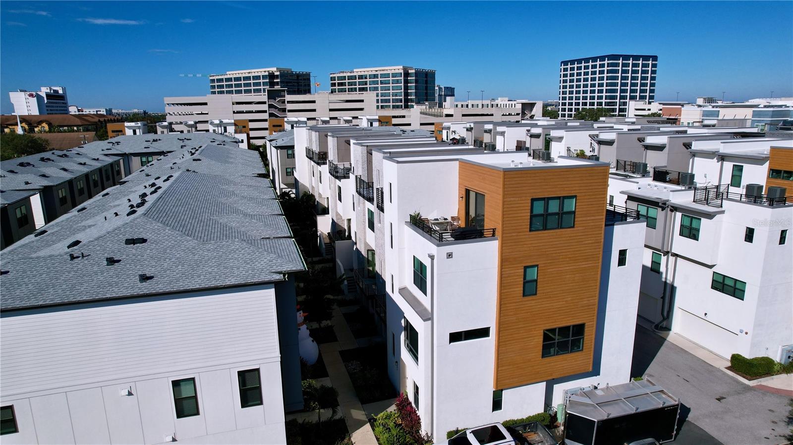 WESTSHORE VILLAGE TWNHMS - Residential