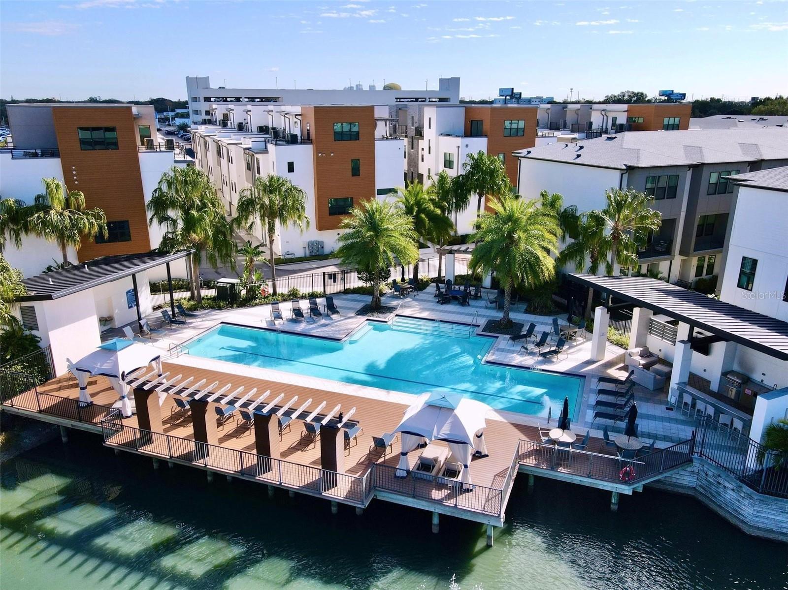 WESTSHORE VILLAGE TWNHMS - Residential