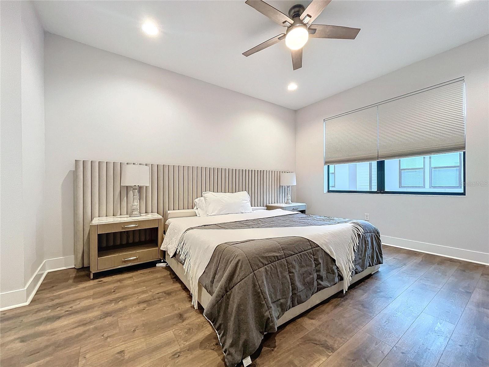 WESTSHORE VILLAGE TWNHMS - Residential