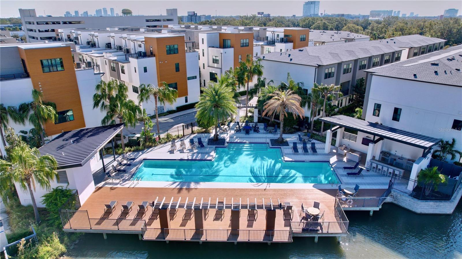 WESTSHORE VILLAGE TWNHMS - Residential