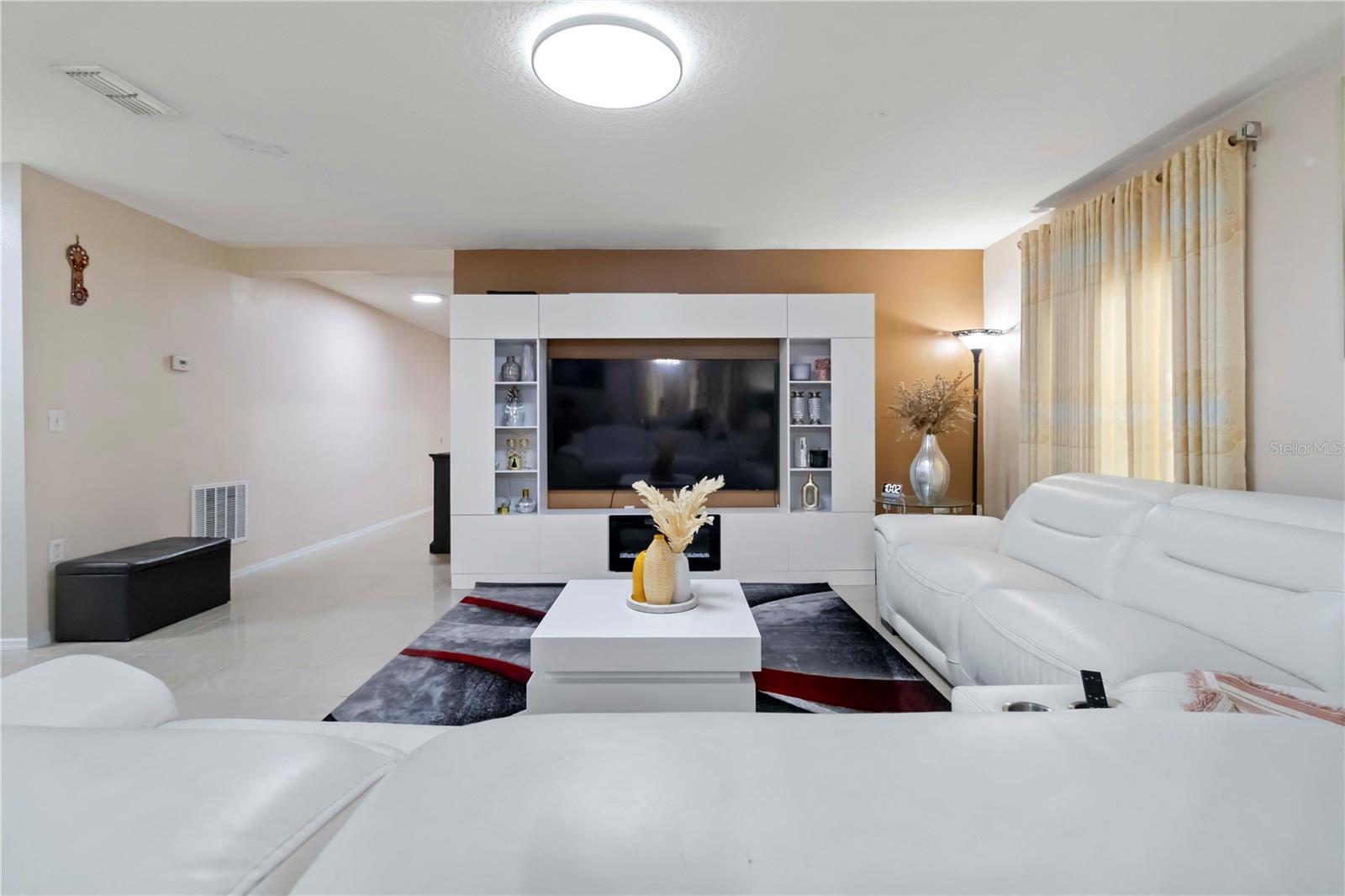 520 AEOLIAN DRIVE