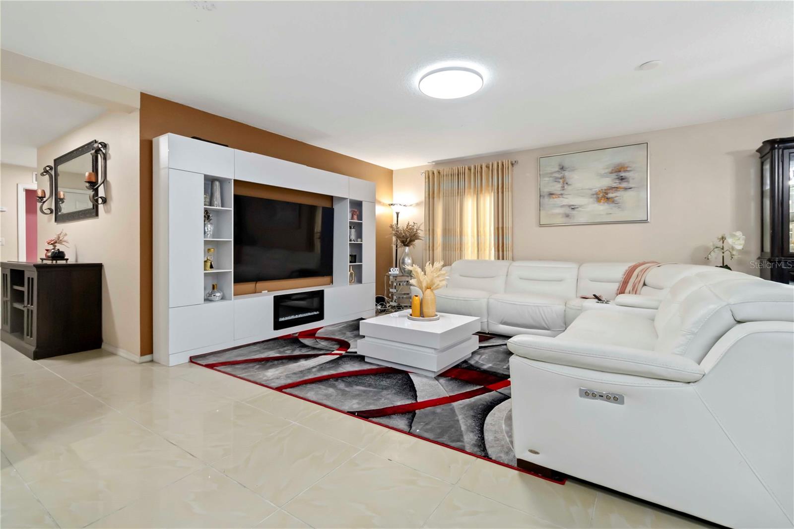 520 AEOLIAN DRIVE