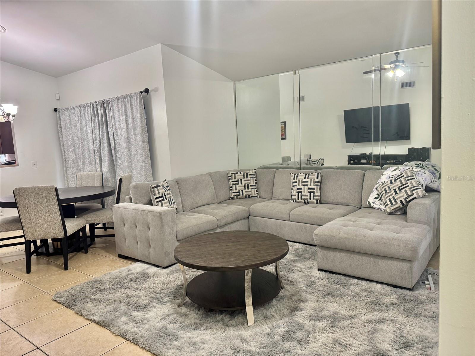 MOSS POINTE - Residential