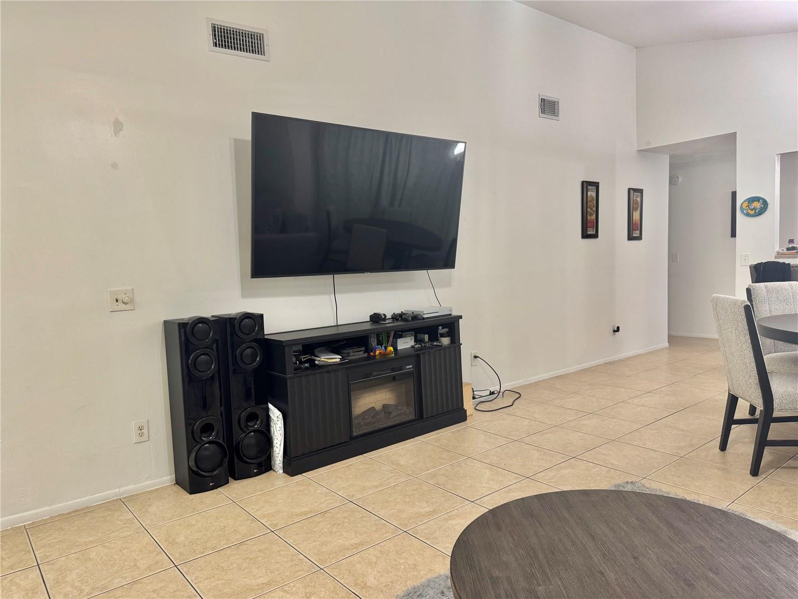 MOSS POINTE - Residential