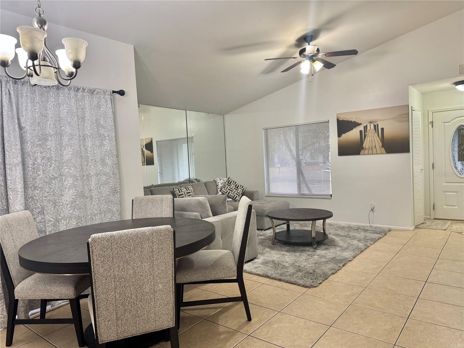 MOSS POINTE - Residential