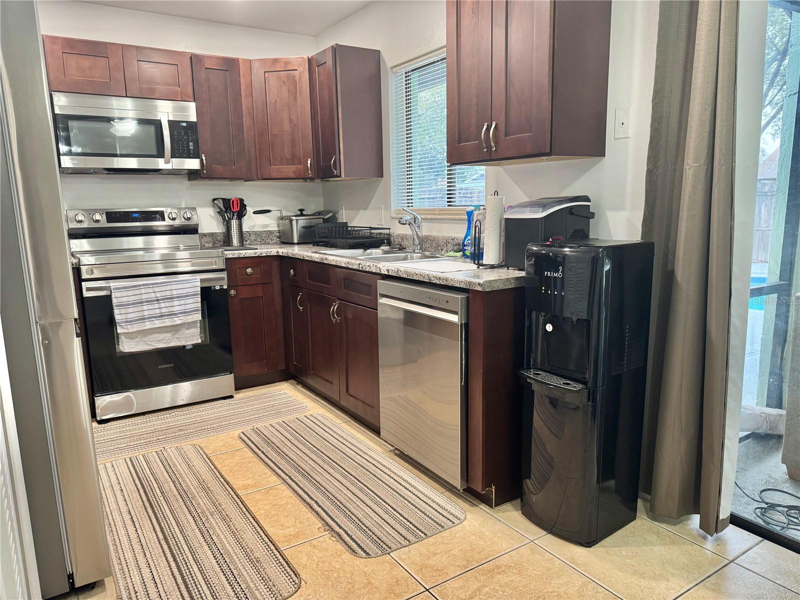 MOSS POINTE - Residential