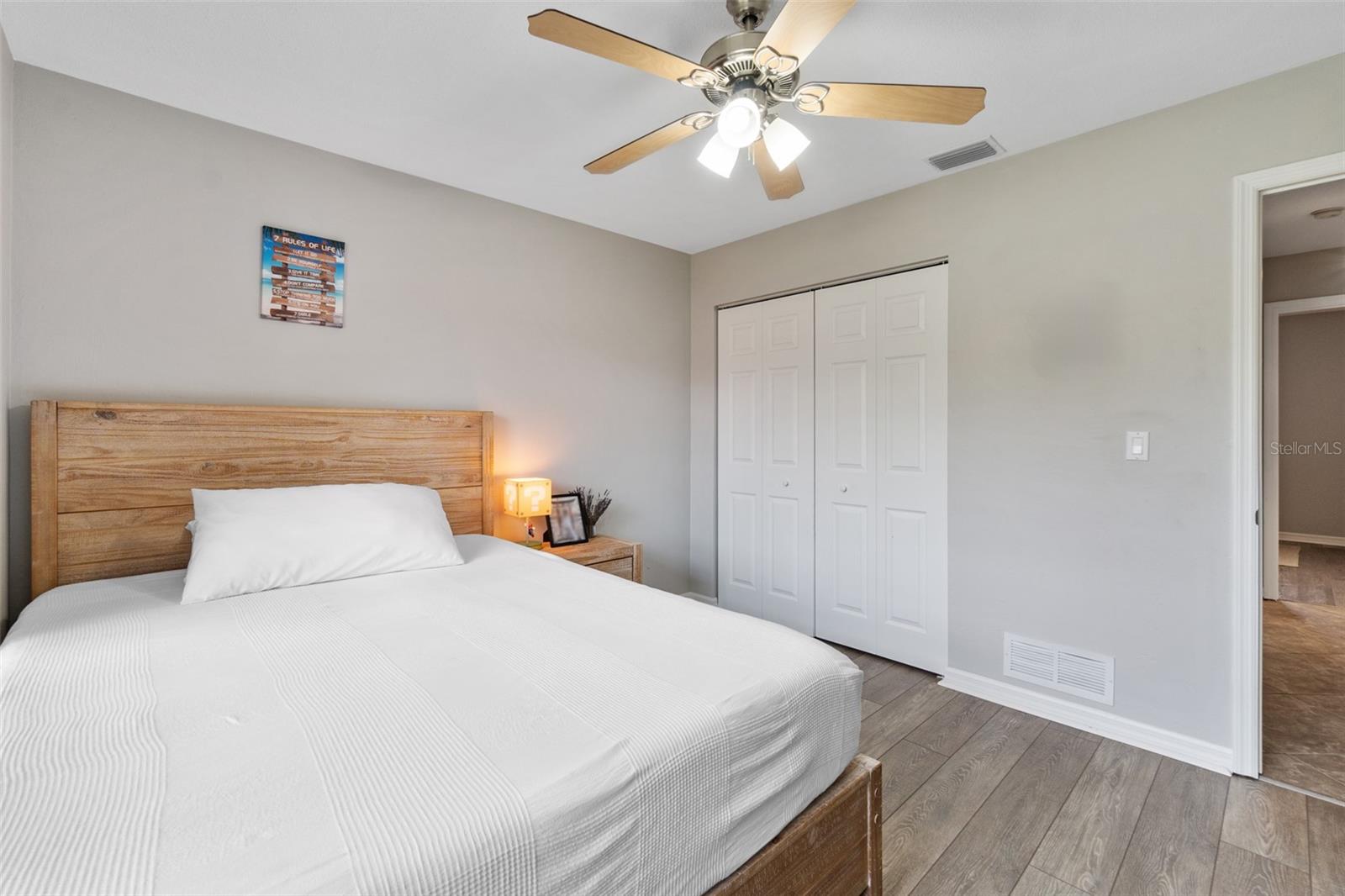 PELICAN BAY PH 03 UNIT 01 - Residential Lease