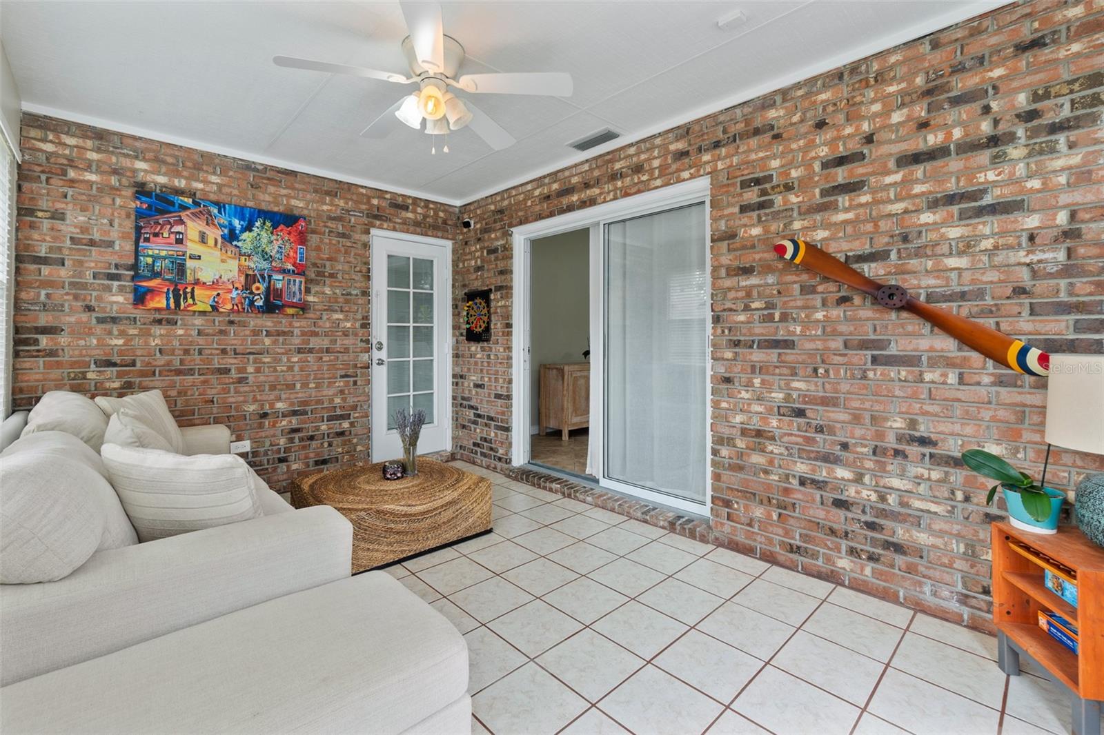 PELICAN BAY PH 03 UNIT 01 - Residential Lease