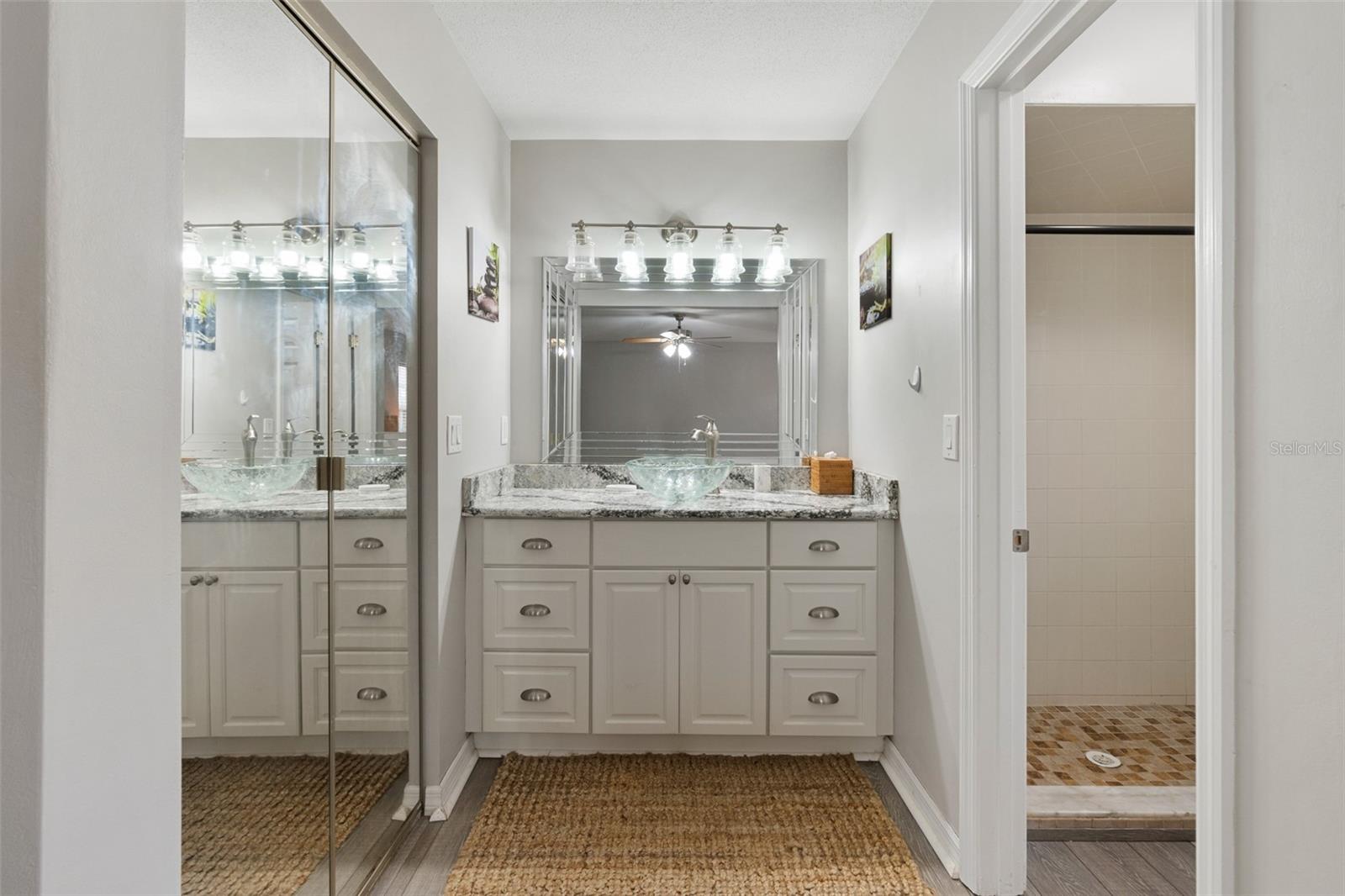 PELICAN BAY PH 03 UNIT 01 - Residential Lease