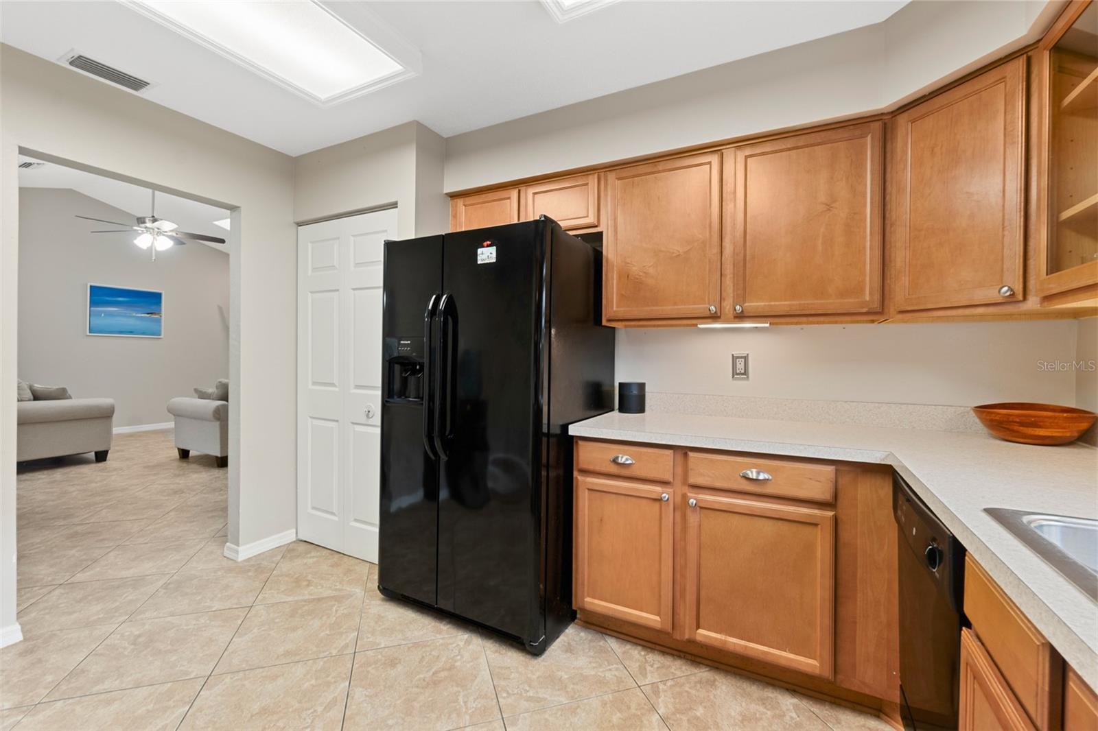 PELICAN BAY PH 03 UNIT 01 - Residential Lease