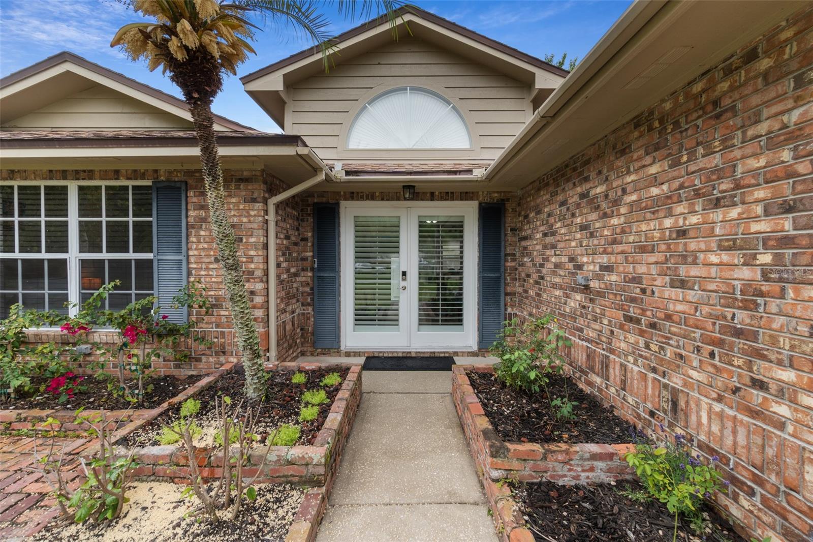 PELICAN BAY PH 03 UNIT 01 - Residential Lease