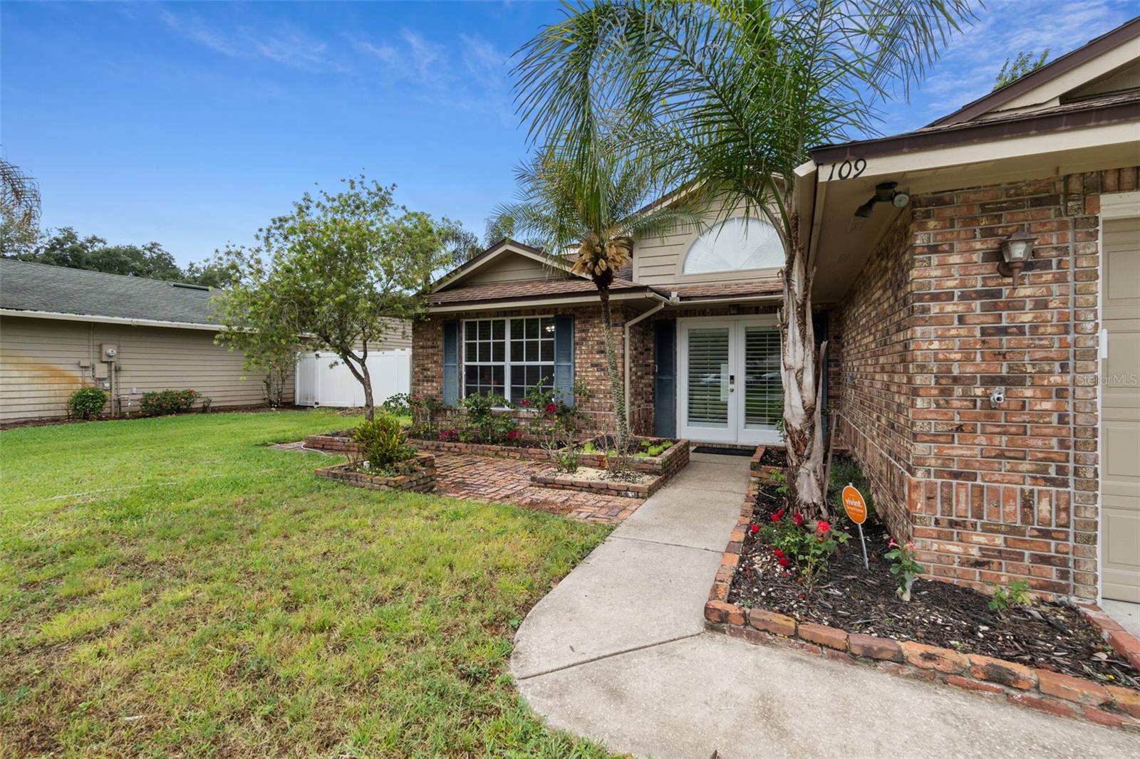 PELICAN BAY PH 03 UNIT 01 - Residential Lease