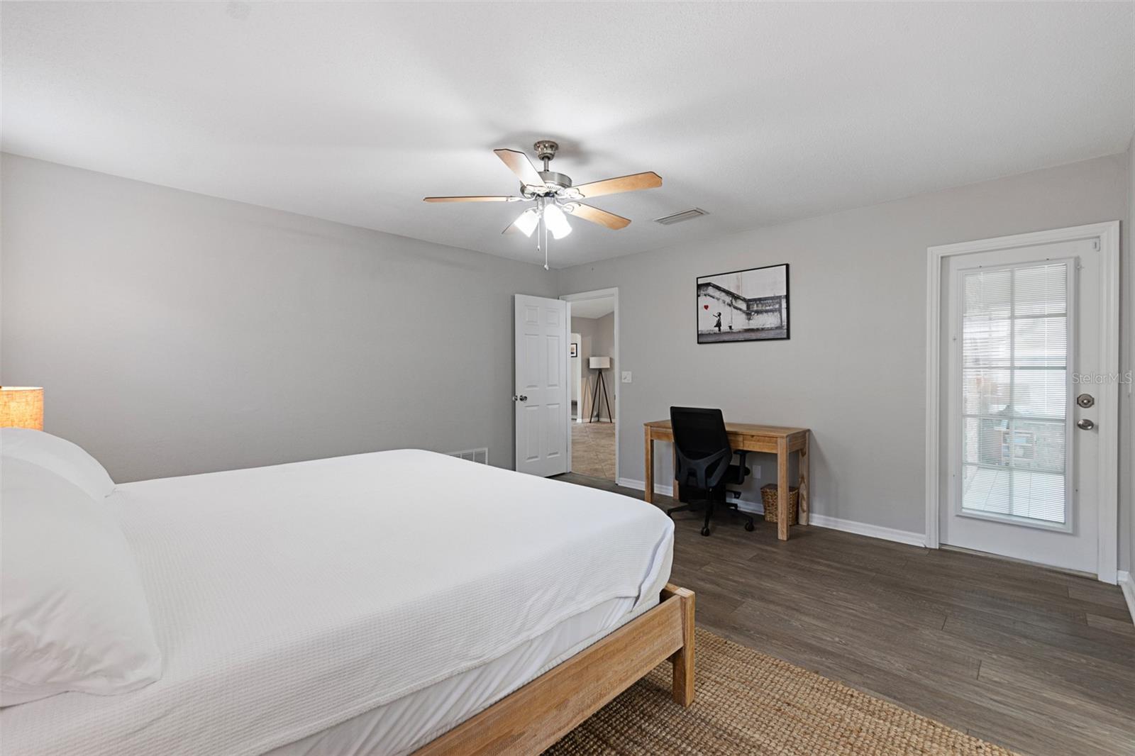 PELICAN BAY PH 03 UNIT 01 - Residential Lease