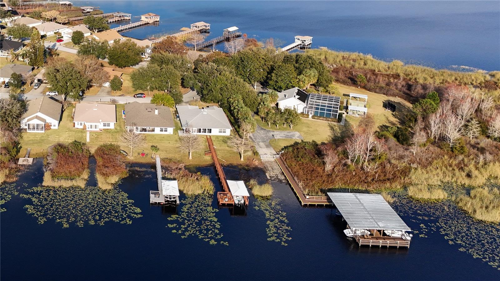 TAVARES LAKE SAUNDERS POINTE LT 01 - Residential