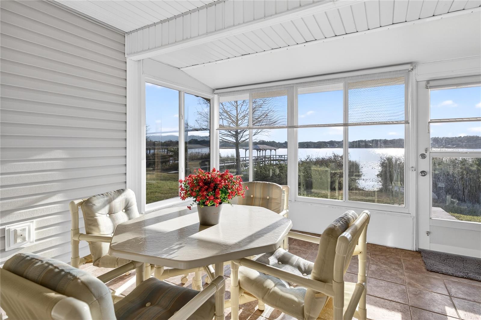 TAVARES LAKE SAUNDERS POINTE LT 01 - Residential