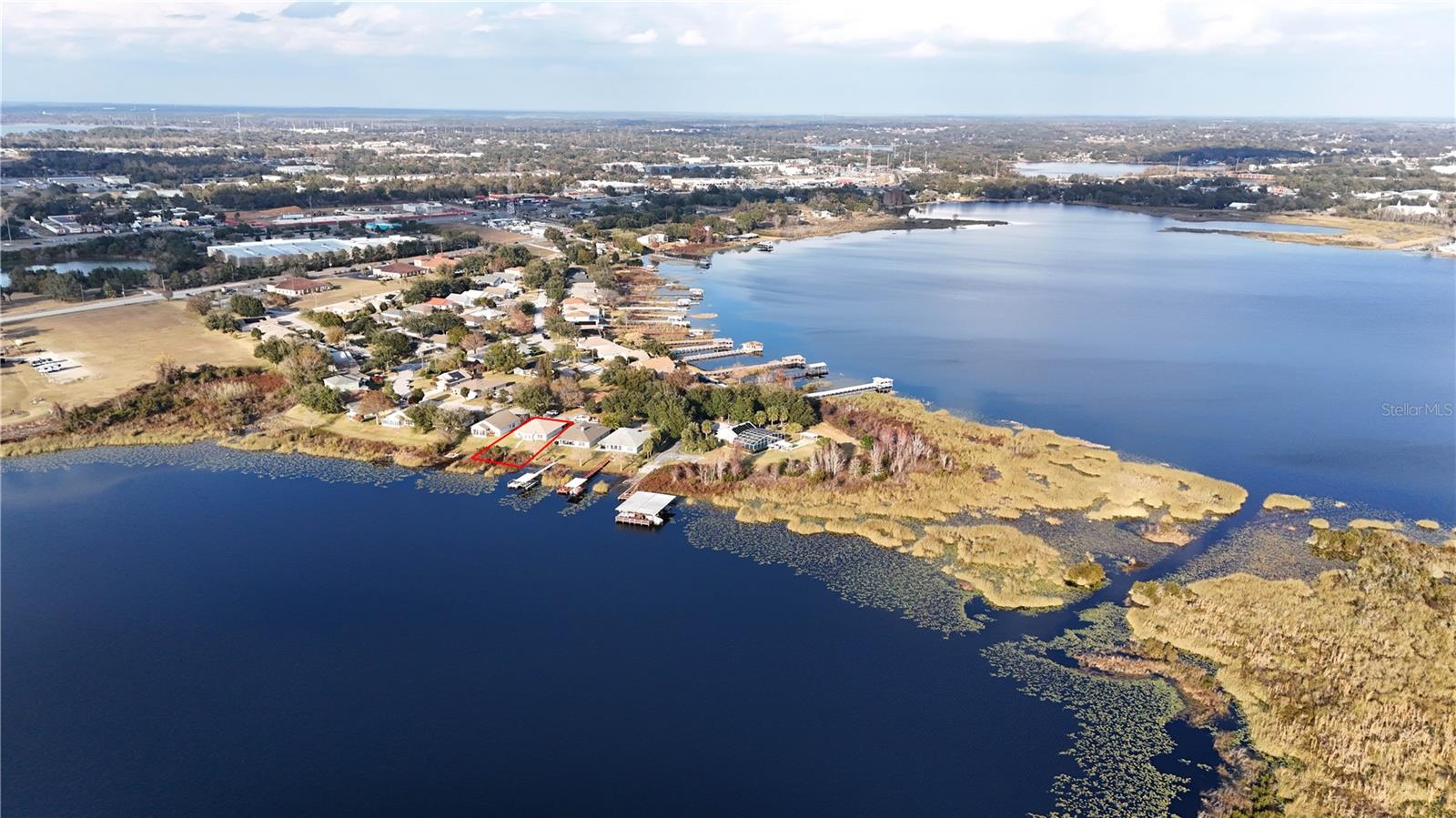 TAVARES LAKE SAUNDERS POINTE LT 01 - Residential