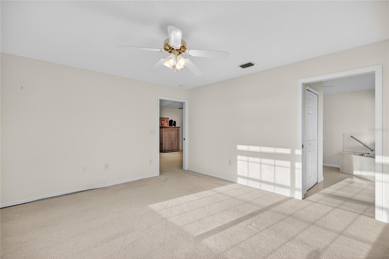 TAVARES LAKE SAUNDERS POINTE LT 01 - Residential