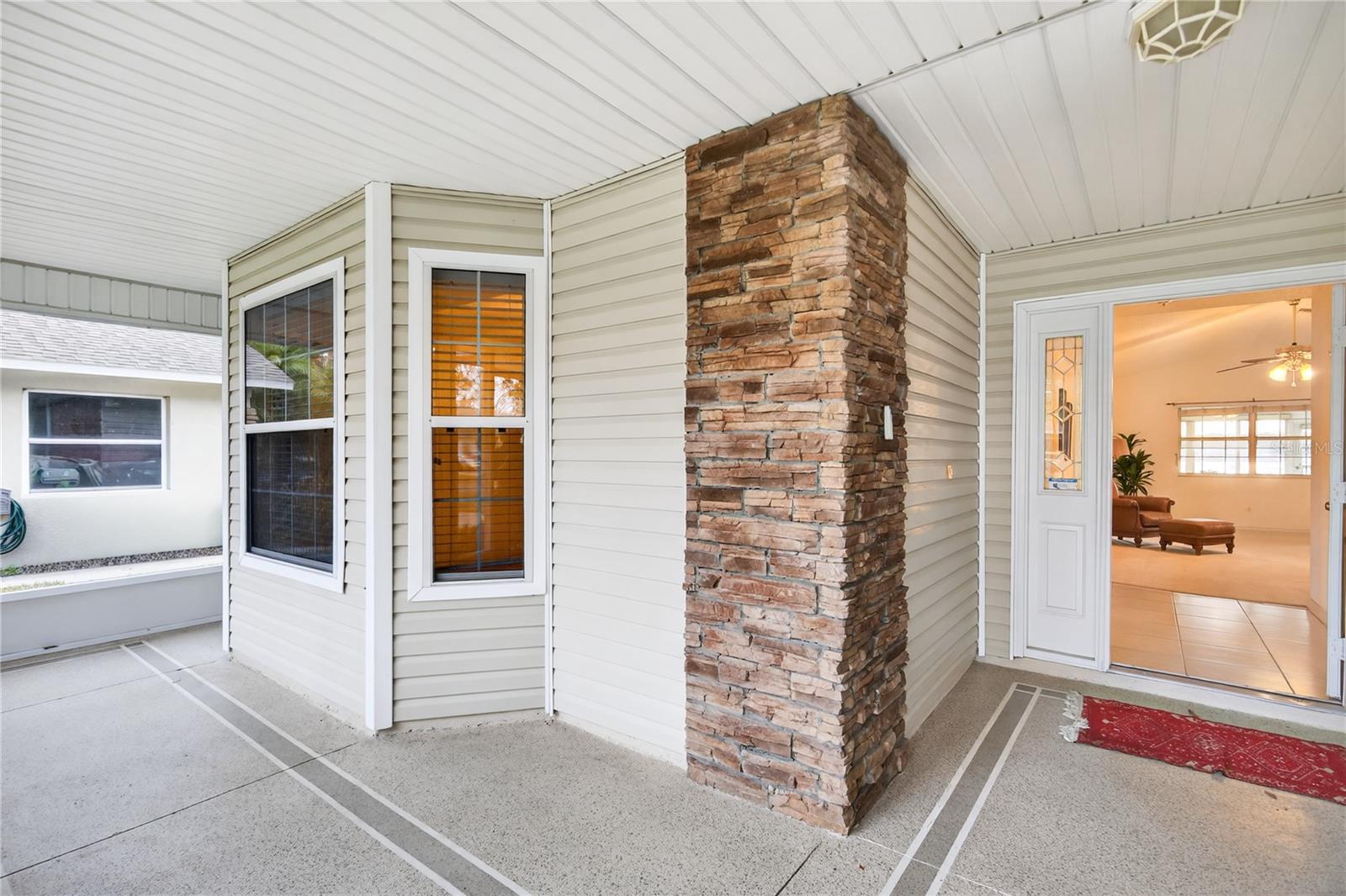 TAVARES LAKE SAUNDERS POINTE LT 01 - Residential