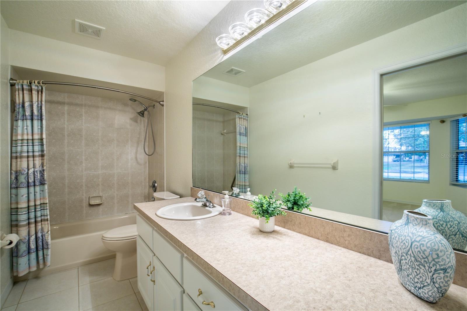 TAVARES LAKE SAUNDERS POINTE LT 01 - Residential