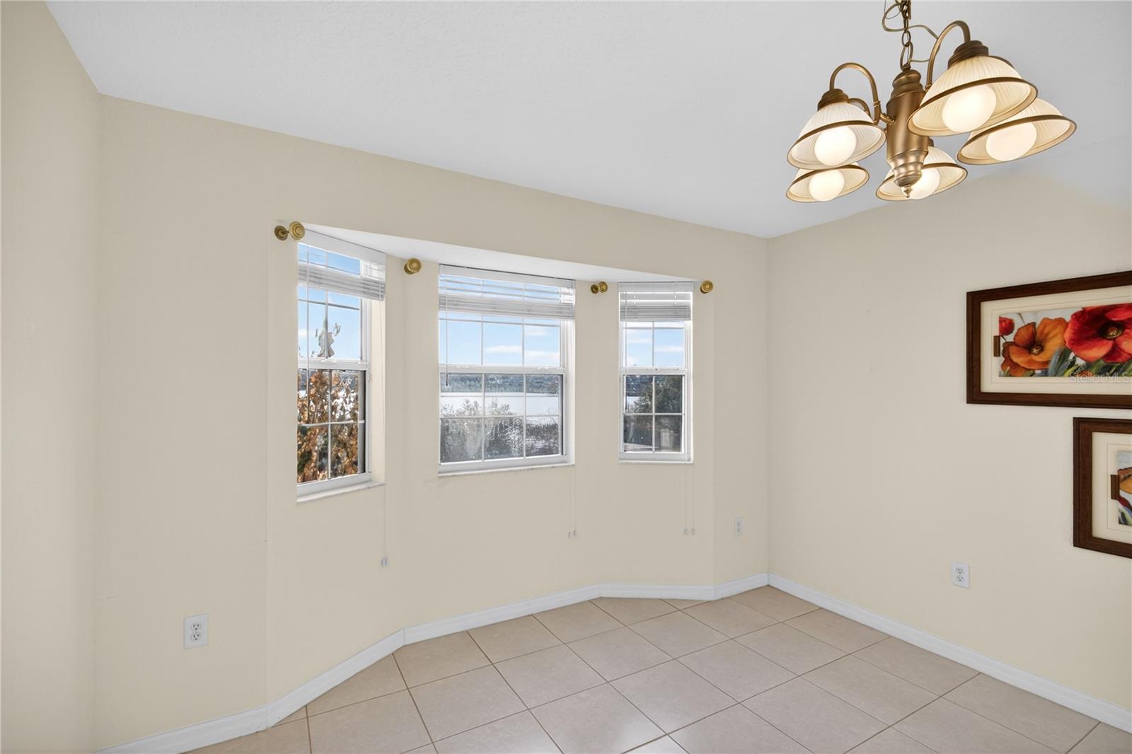 TAVARES LAKE SAUNDERS POINTE LT 01 - Residential