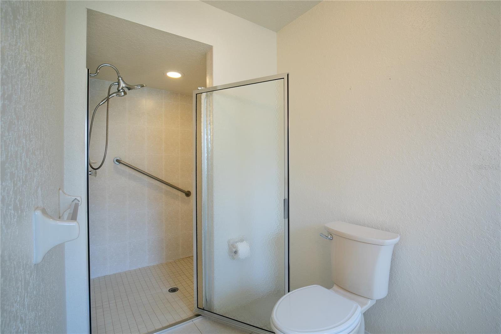 TAVARES LAKE SAUNDERS POINTE LT 01 - Residential