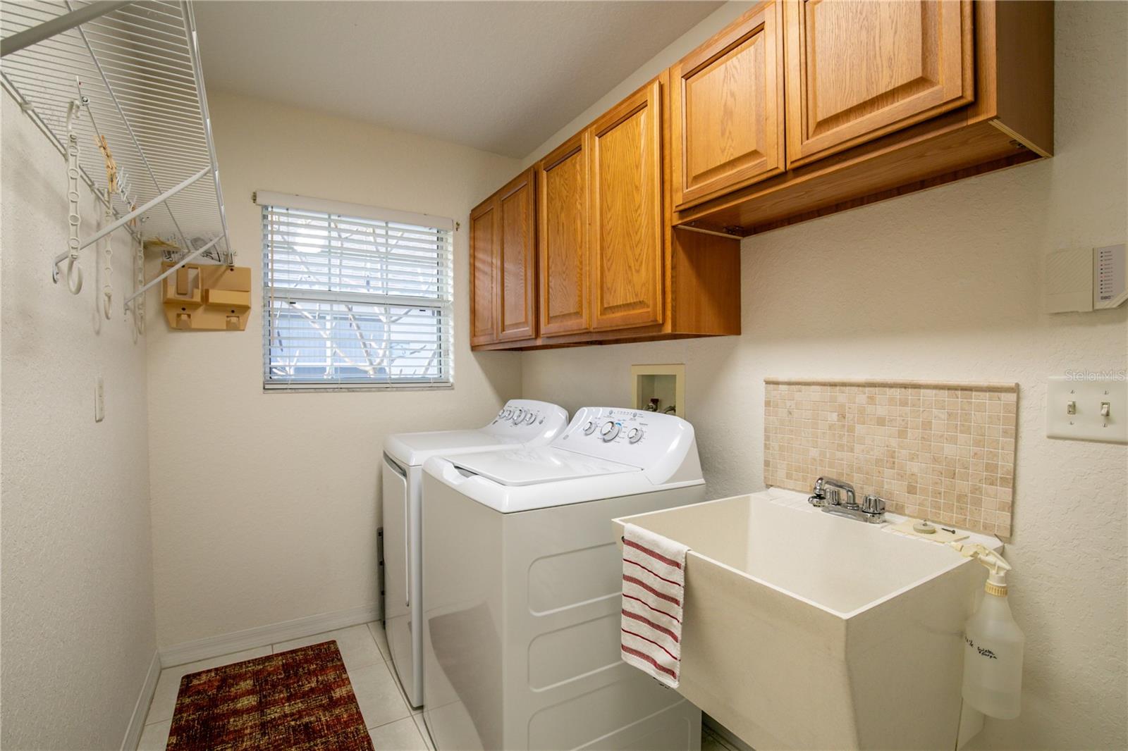 TAVARES LAKE SAUNDERS POINTE LT 01 - Residential