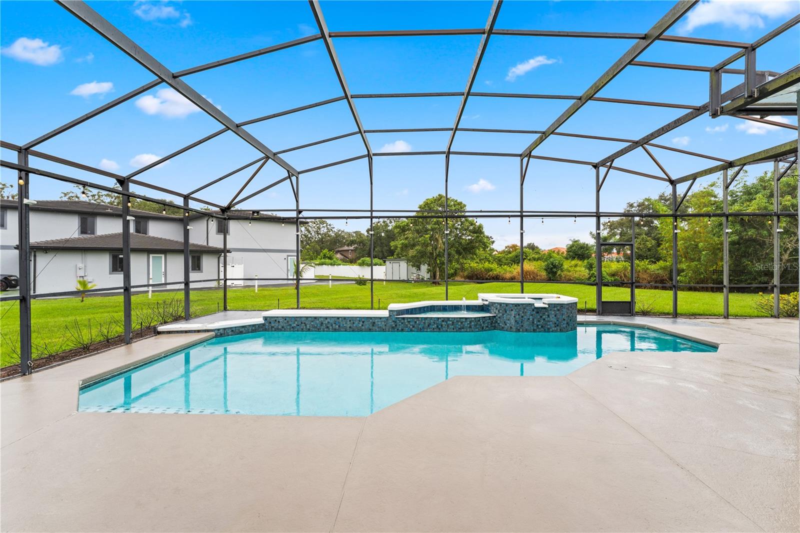 KENLEIGH OAKS - Residential