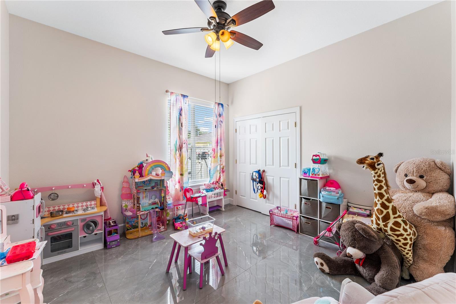 KENLEIGH OAKS - Residential