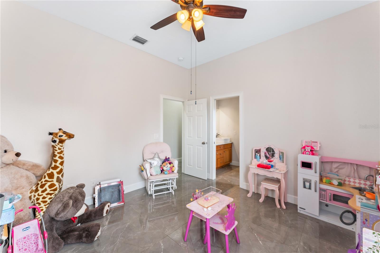 KENLEIGH OAKS - Residential