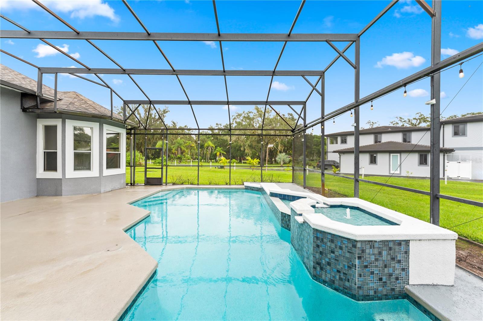KENLEIGH OAKS - Residential
