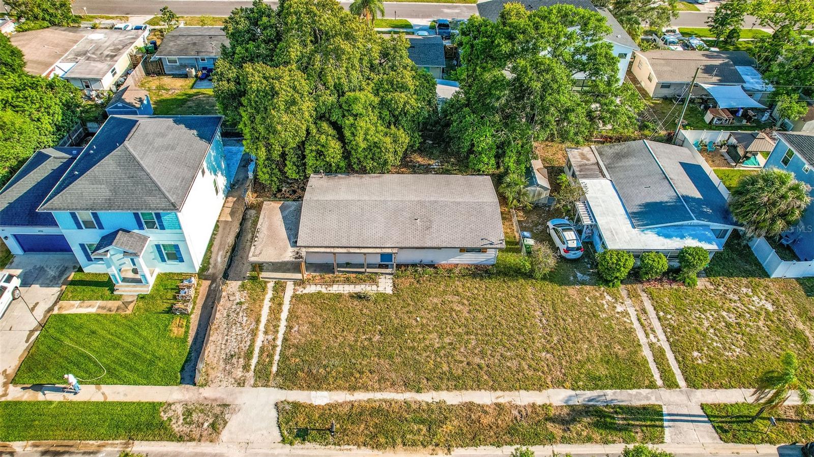 GANDY GARDENS 1 - Land