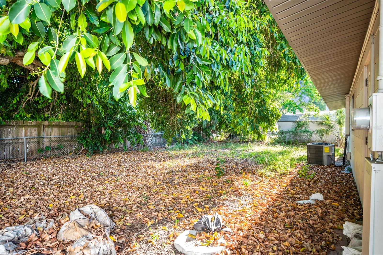 GANDY GARDENS 1 - Land