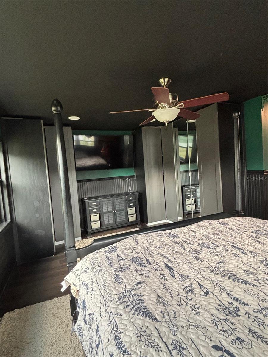 HOWEY GRIFFIN VILLAGE - Residential