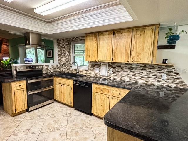 HOWEY GRIFFIN VILLAGE - Residential