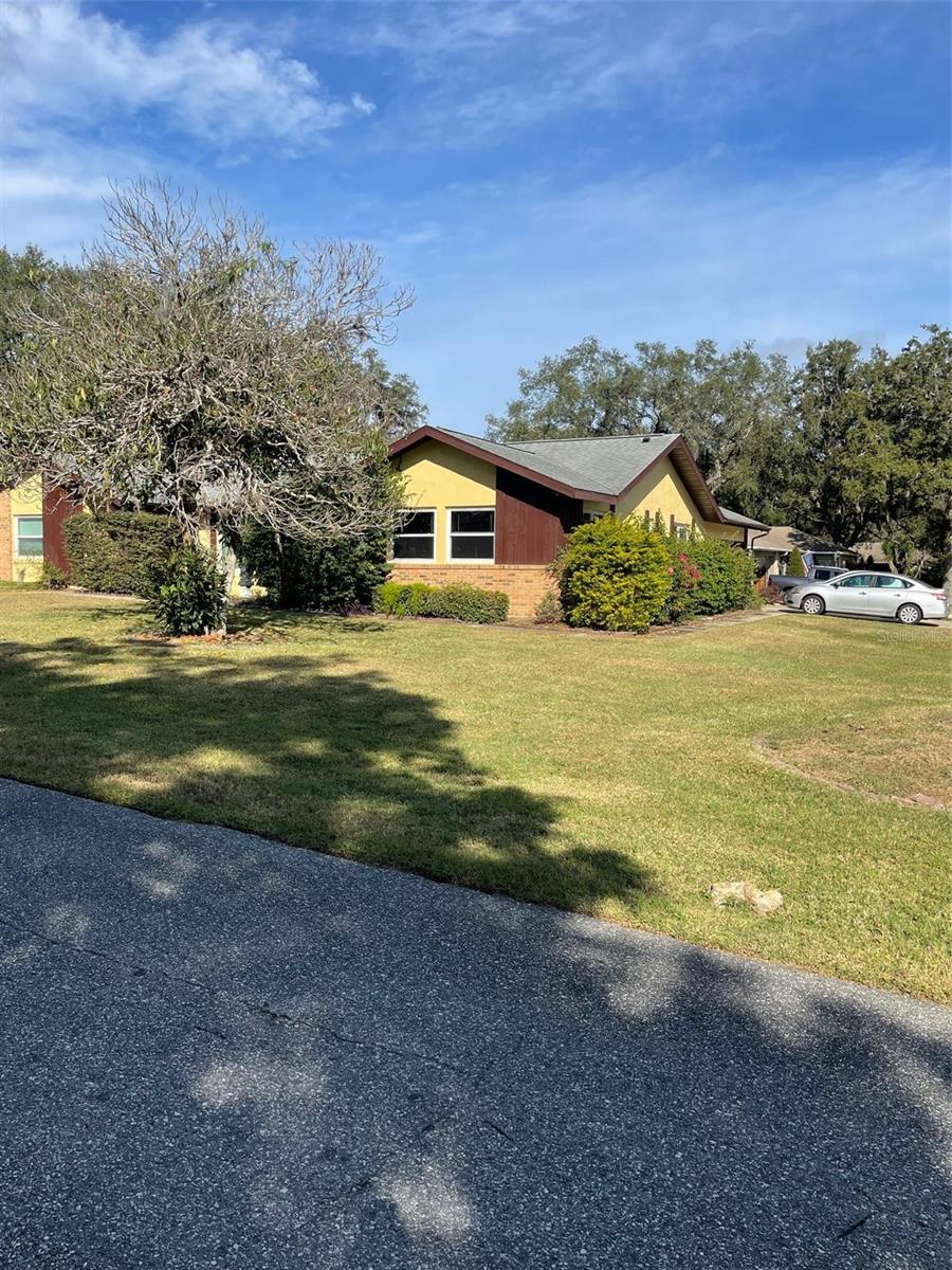 HOWEY GRIFFIN VILLAGE - Residential