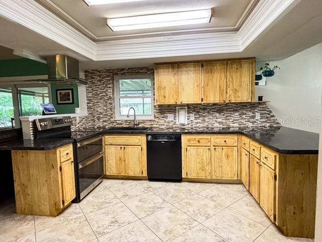 HOWEY GRIFFIN VILLAGE - Residential